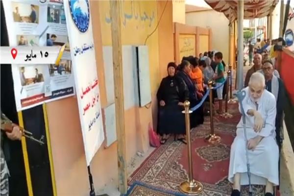 كبار السن يقودون مشهد التصويت في لجان 15 مايو