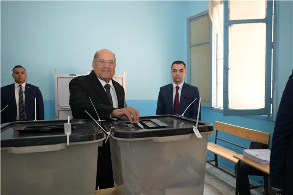 عبدالوهاب عبدالرازق رئيس مجلس الشيوخ