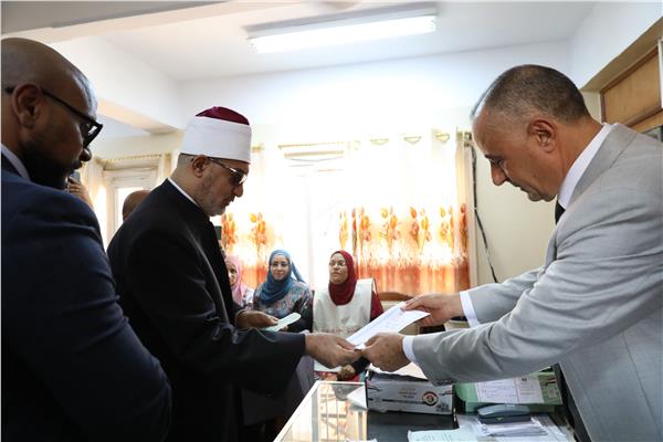 مفتي الجمهورية يُدلي بصوته في انتخابات مجلس الشيوخ لعام 2025 ويؤكد