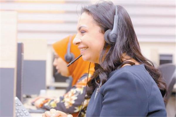 وزيرة التضامن خلال متابعتها للخطوط الساخنة