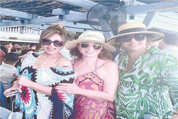 رحلة صيفية لـ «ليلى وهالة وإلهام»