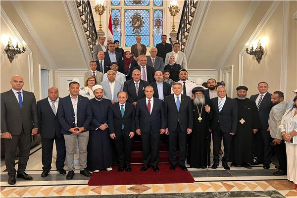 صورة من اللقاء