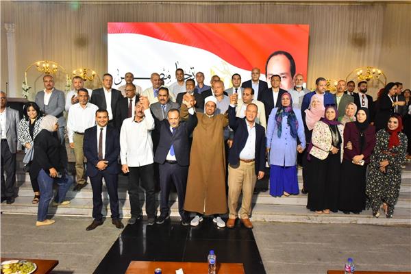 محافظ أسيوط يكرم أوائل الثانوية العامة والأزهرية