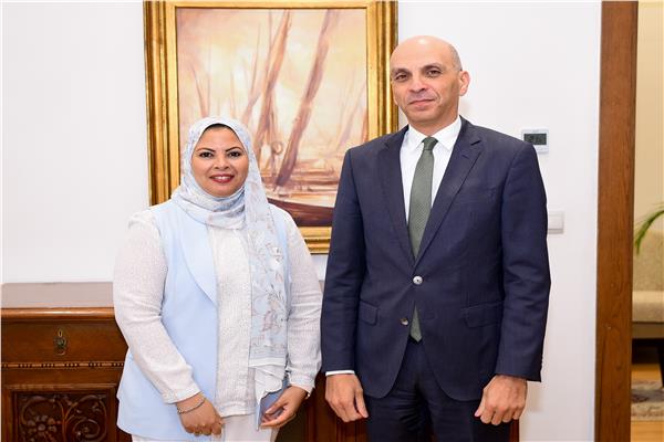 المتحدث باسم وزارة الخارجية السفير تميم خلاف مع نائب رئيس القسم الدبلوماسي ببوابة أخبار اليوم