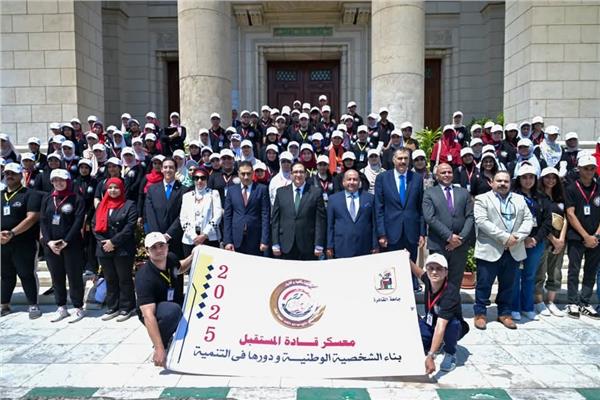 جامعة القاهرة تعمل على إعداد جيل من الشباب الواعي 