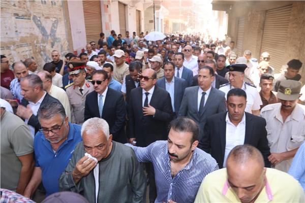 جنازة عسكرية مهيبة للرائد أحمد حافظ بمسقط رأسه بالمنوفية 