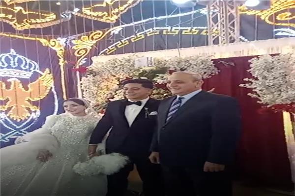 محافظ الغربية يشارك في حفل زفاف أحد محاربي السرطان