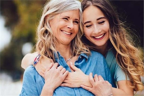 علاقتك بوالدتك من صداقة عادية إلى رابطة أقوى