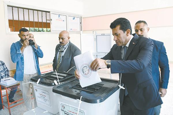 الدكتور أشرف صبحي