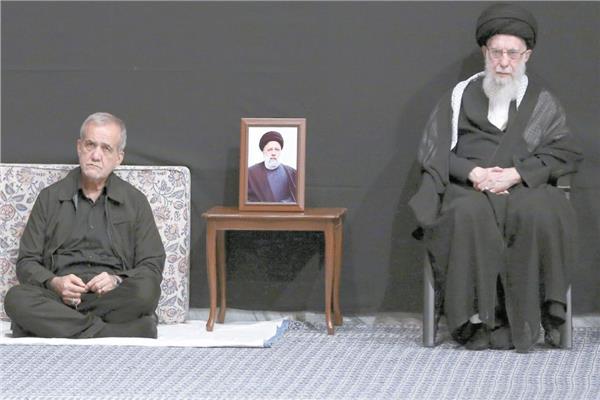 المرشد الإيرانى مع الرئيس إبراهيم رئيسى