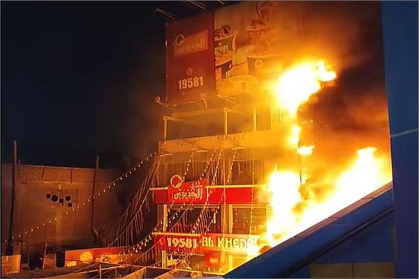 حريق هائل في محل كشري وعصائر بشبرا الخيمة