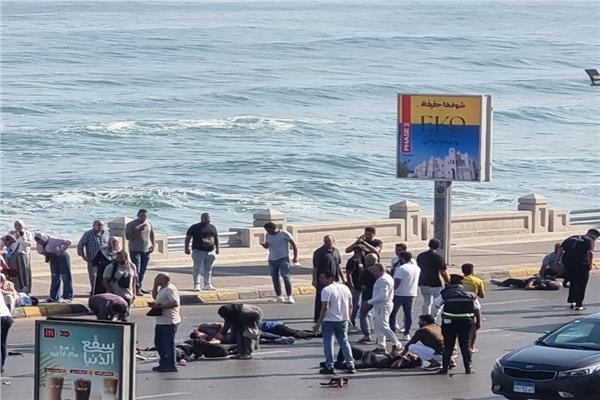 إصابة 8 أشخاص في انقلاب ميكروباص