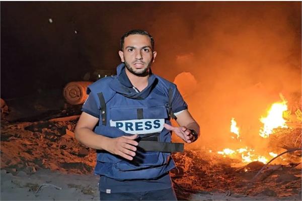  الصحفي أنس الشريف مراسل قناة "الجزيرة"