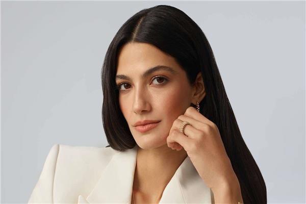  الفنانة تارا عماد