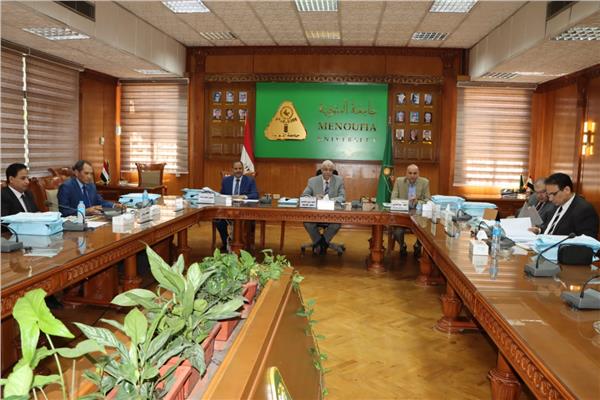 رئيس جامعة المنوفية يراس لجنة مقابلات شخصية للتجديد السنوي لمناصب مديري العموم‎