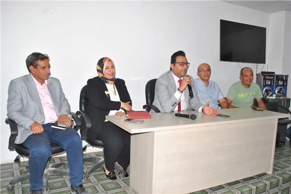 وكيل صحة سوهاج يجتمع بمديري الإدارات والمستشفيات