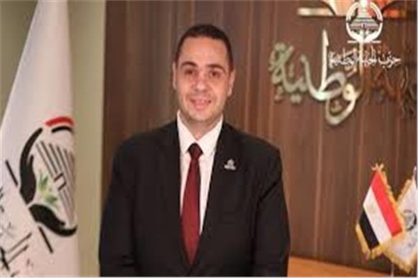 النائب عادل مأمون عتمان