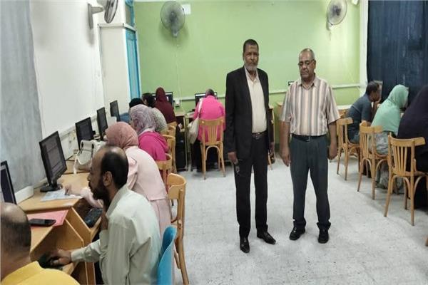 محمد ابراهيم دسوقى وكيل وزارة التربية والتعليم بأسيوط