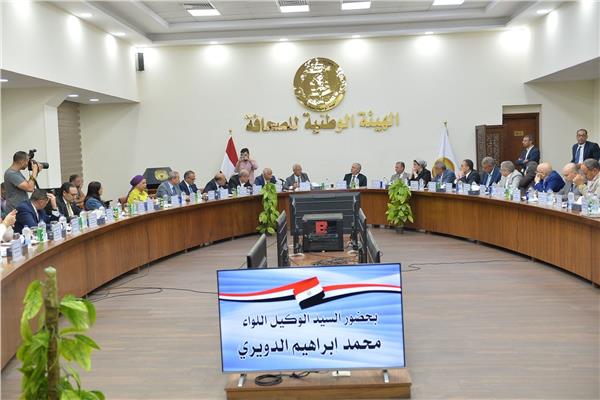 حلقة نقاشية تحت عنوان "القضية الفلسطينية وأزمة غزة الراهنة"