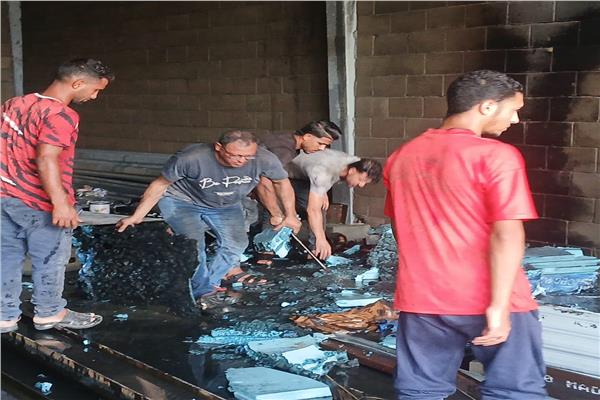 حريق مخلفات مصنع بالمنطقة الاستثمارية