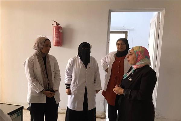 ​وكيل صحة الإسماعيلية أثناء جولتها التفقدية