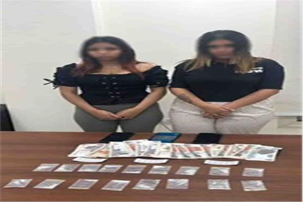 ضبط صانعتي محتوى لنشرهما مقاطع فيديو خادشة