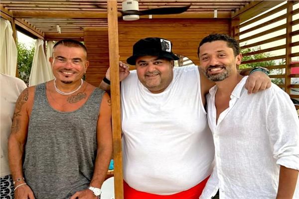 كريم محمود عبد العزيز مع عمرو دياب وشيكو
