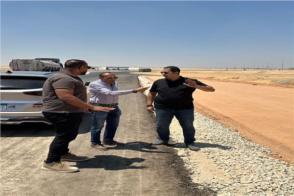 رئيس جهاز مدينة سفنكس الجديدة يتفقد مشروعات الطرق والمرافق