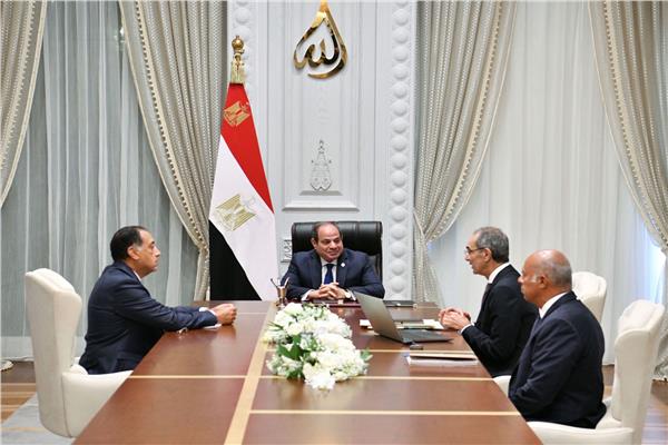 السيد الرئيس عبد الفتاح السيسي خلال الاجتماع