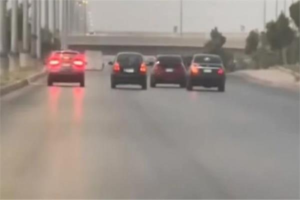 مطاردة فتيات طريق الواحات