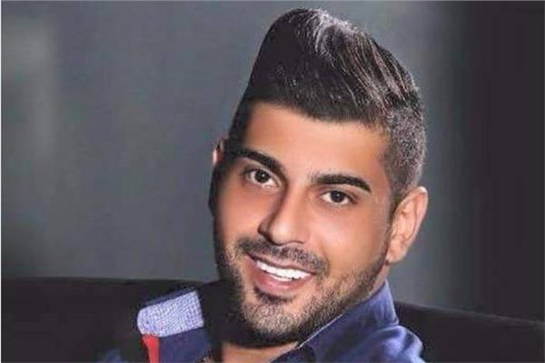 النجم اللبناني آدم 