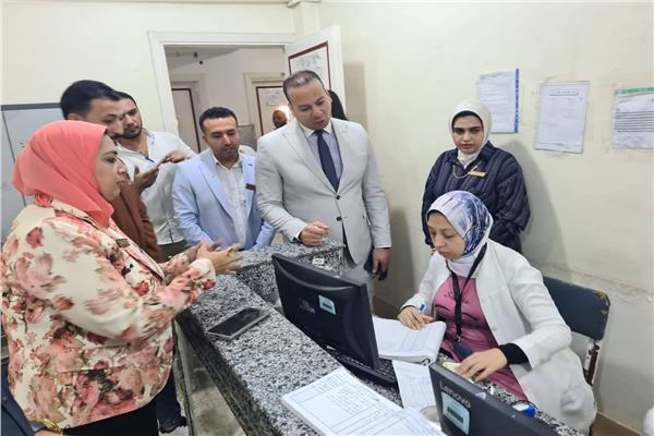 وكيل وزارة الصحة بالبحيرة يتفقد العمل بالمعمل الإقليمي المشترك بدمنهور