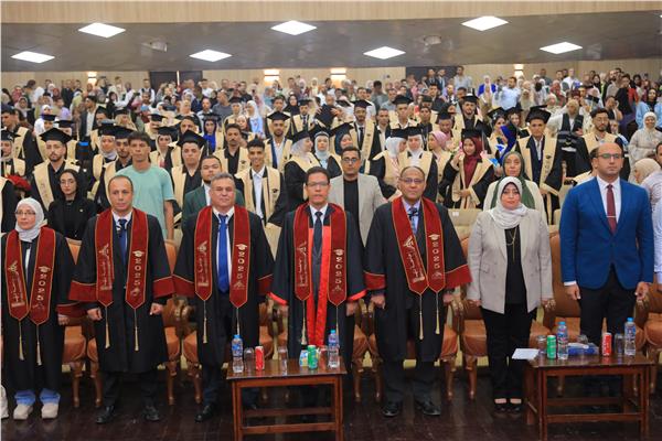 احتفالية تخريج دفعة جديدة من طلاب كلية الزراعة بجامعة بنها