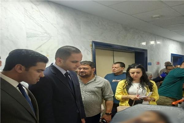 الدكتور محمد الطيب، نائب وزير الصحة والسكان، يطمئن علي مصابي الحادث