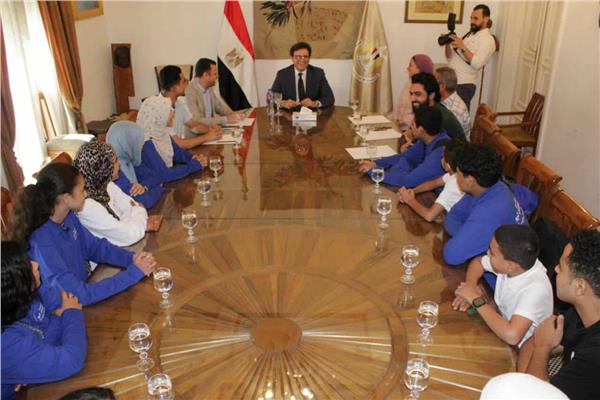 برنامج "اكتشاف الأبطال"