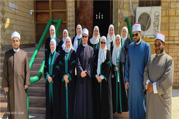 قافلة دعوية للواعظات في السويس للتوعية بمخاطر الغرم