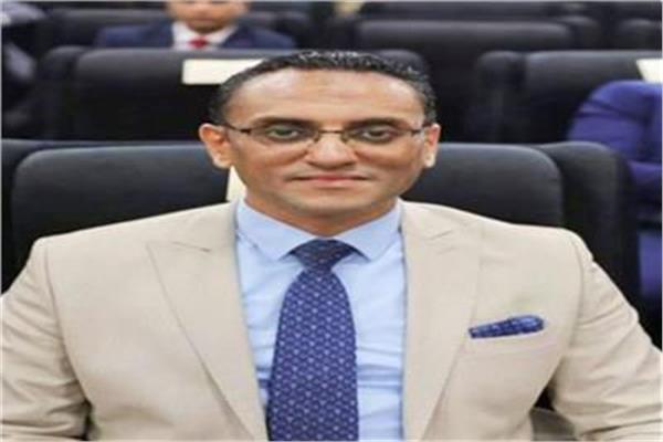 الدكتور أحمد شوقي