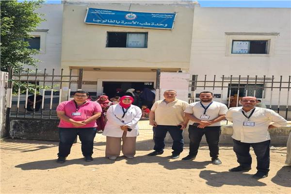 الكشف على ٦٦٥ مواطن خلال قافلة طبية مجانية بقرية الفالوجا بمركز بدر  بالبحيرة