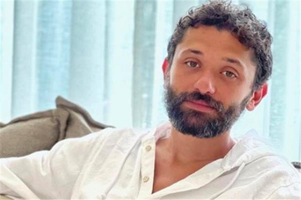 الفنان كريم محمود عبدالعزيز