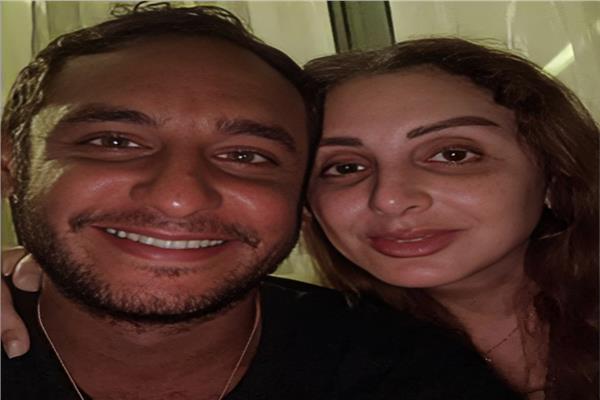 الفنانة أنغام  رفقة ابنها