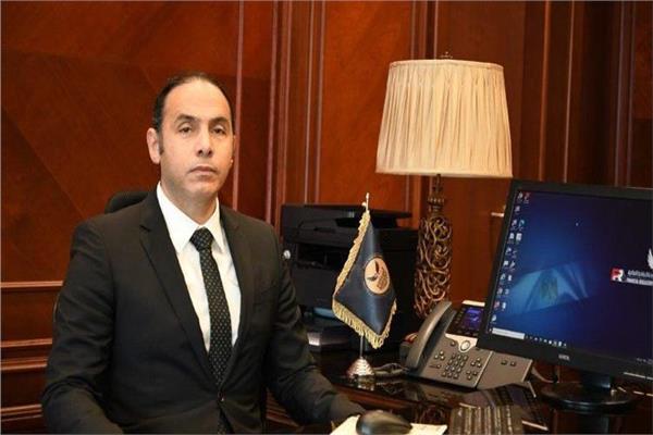 الدكتور إسلام عزام
