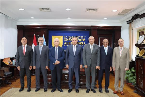 رئيس جامعة الإسكندرية يستقبل وفد جامعة بيروت العربية لبحث سبل التعاون المشترك