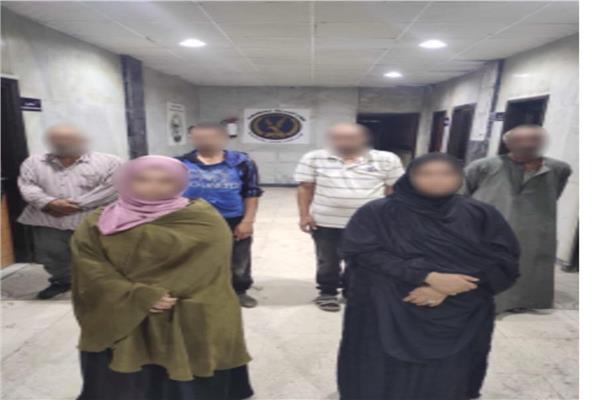حبس  8 أشخاص استغلوا 17 طفل في التسول بشوارع الشروق والتجمع الأول
