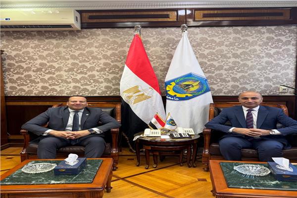 رئيس جامعة دمنهور ووكيل وزارة الصحة بالبحيرة يبحثان سبل تعزيز التعاون المشترك