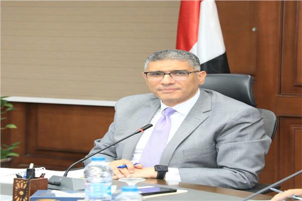 المهندس عادل النجار محافظ الجيزة مدير مديرية التضامن الاجتماعي