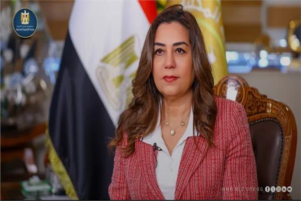  الدكتورة منال عوض