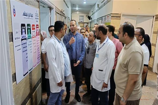 وكيل وزارة الصحة بالبحيرة خلال الجولة المرورية الميدانية بمستشفى رشيد