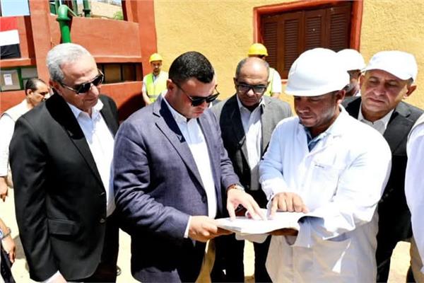 محافظ الغربية ووزير الإسكان يتفقدان محطة مياه نهطاي الارتوازية بزفتى