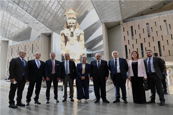 زيارة رئيس وزراء لبنان للمتحف المصري الكبير