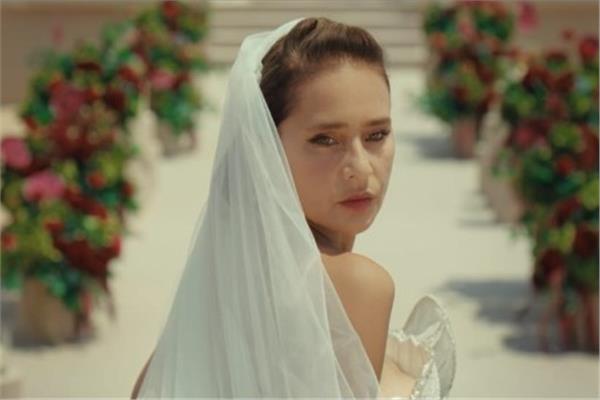 مشهد لنيللي كريم في فيلم "جوازة ولا جنازة"
